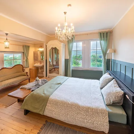 Peaceful House With View Of The Castle * Bouillon